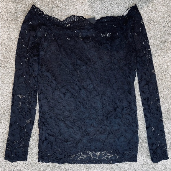 Black off the shoulder lace long sleeve - Picture 1 of 7